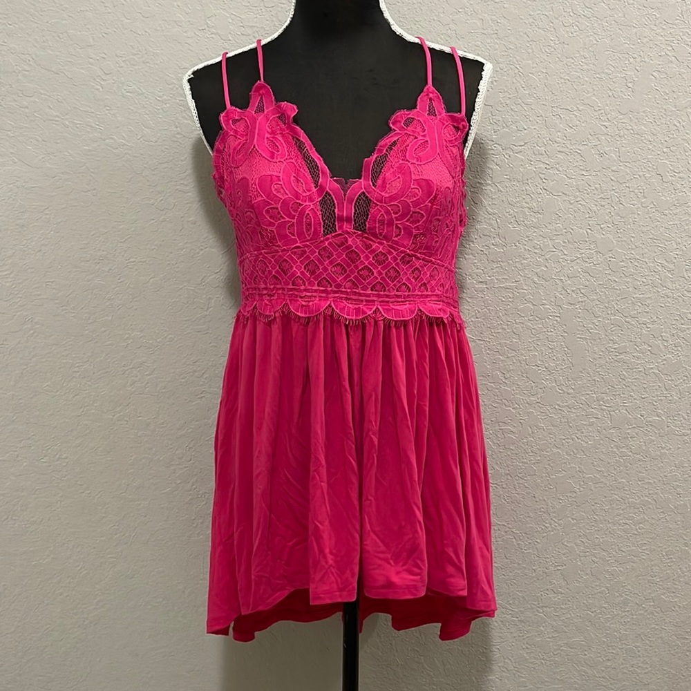 Cute adjustable top!! Never worn